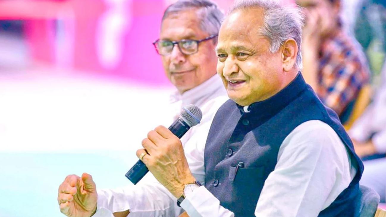 सीएम अशोक गहलोत बयान - कुत्ते बिल्ली से ज्यादा ईडी और आईटी की टीम घूम रही