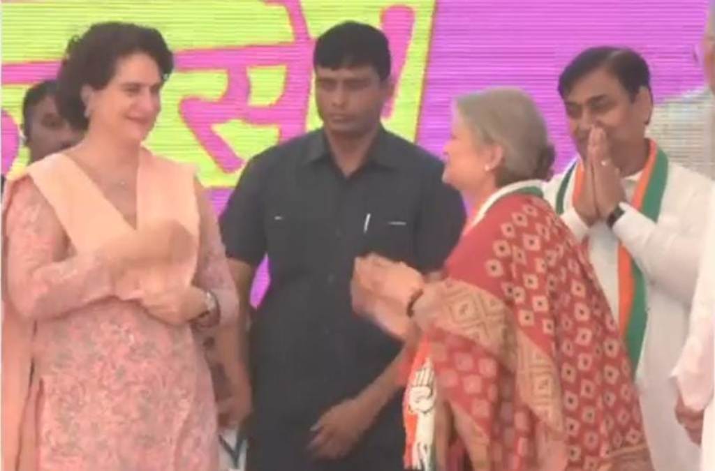 महिला आयोग की पूर्व अध्यक्ष ममता शर्मा कांग्रेस में शामिल, प्रियंका गांधी ने कराई घर वापसी, समर्थकों ने किया खुशी का इज़हार