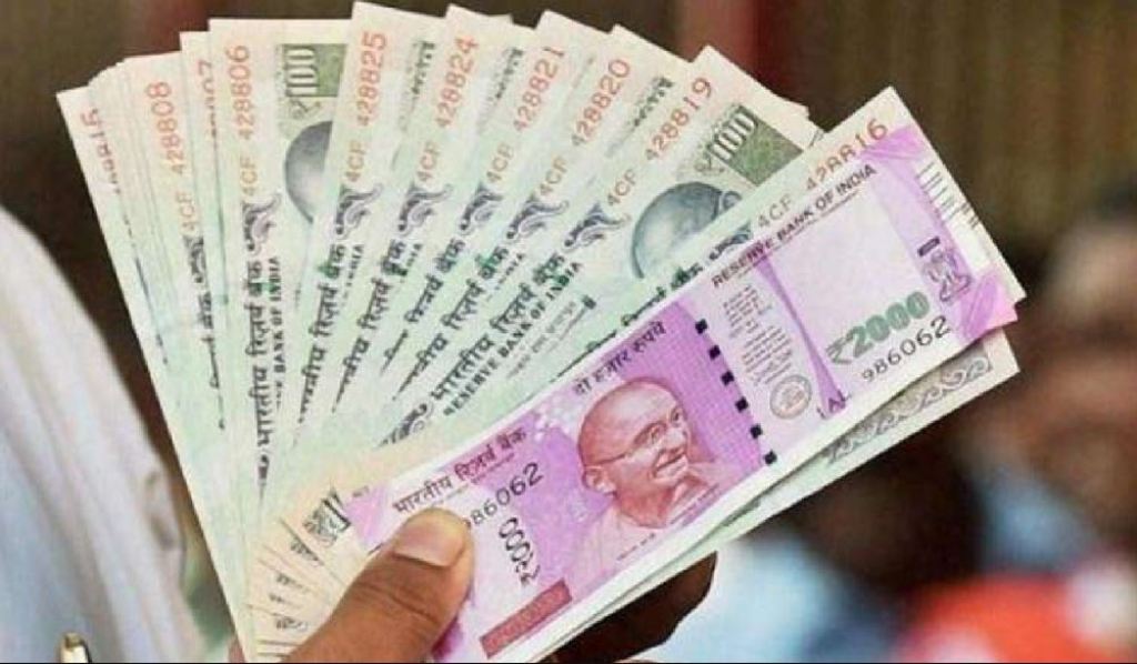 चुनाव से पहले PM मोदी ने सरकारी कर्मचारियों को दिया बड़ा तोहफा, DA में 4 फीसदी की बढ़ोतरी
