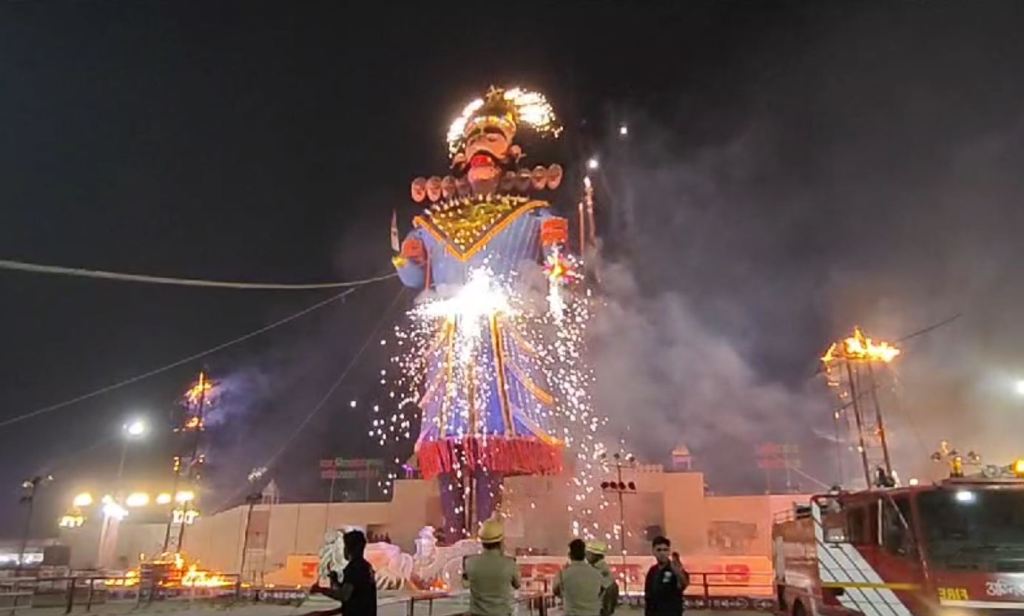 बुराई पर अच्छाई की जीत, कोटा सहित प्रदेश भर में किया अहंकारी रावण दहन, लगे जय श्रीराम के नारे