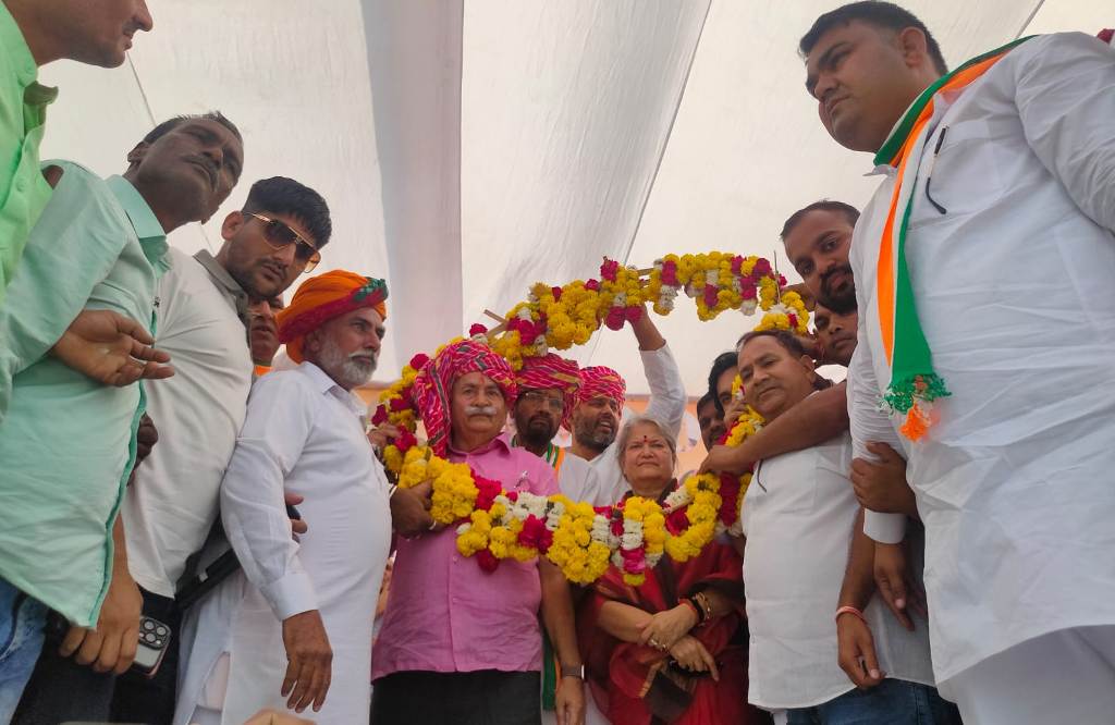 Minister Chandna addressed the public meeting of CL Premi of Congress from Keshoraipatan.