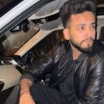 एल्विश यादव के खिलाफ दर्ज हुई थ्प्त्, सांपों के जहर की तस्करी और विदेशी लड़कियों की सप्लाई का आरोप