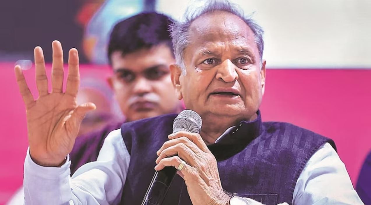 CM गहलोत का बड़ा बयान - बीजेपी ने अपने घोषणापत्र में हमारी गारंटियों को ही घुमा फिराकर लिखा