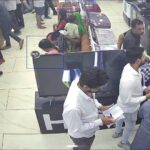 Diwali mega bumper offer scheme, influx of customers at Bundi mobile and electronic shops