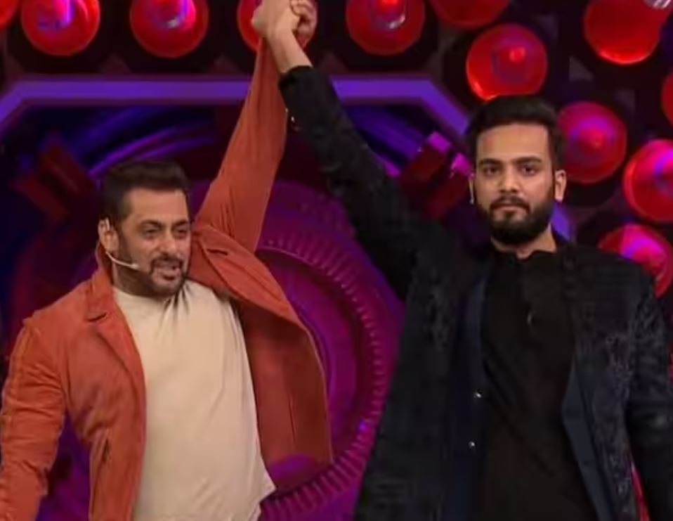 Amidst the snake scandal, Elvish shared a photo with Salman, wrote this cryptic message, difficult to understand