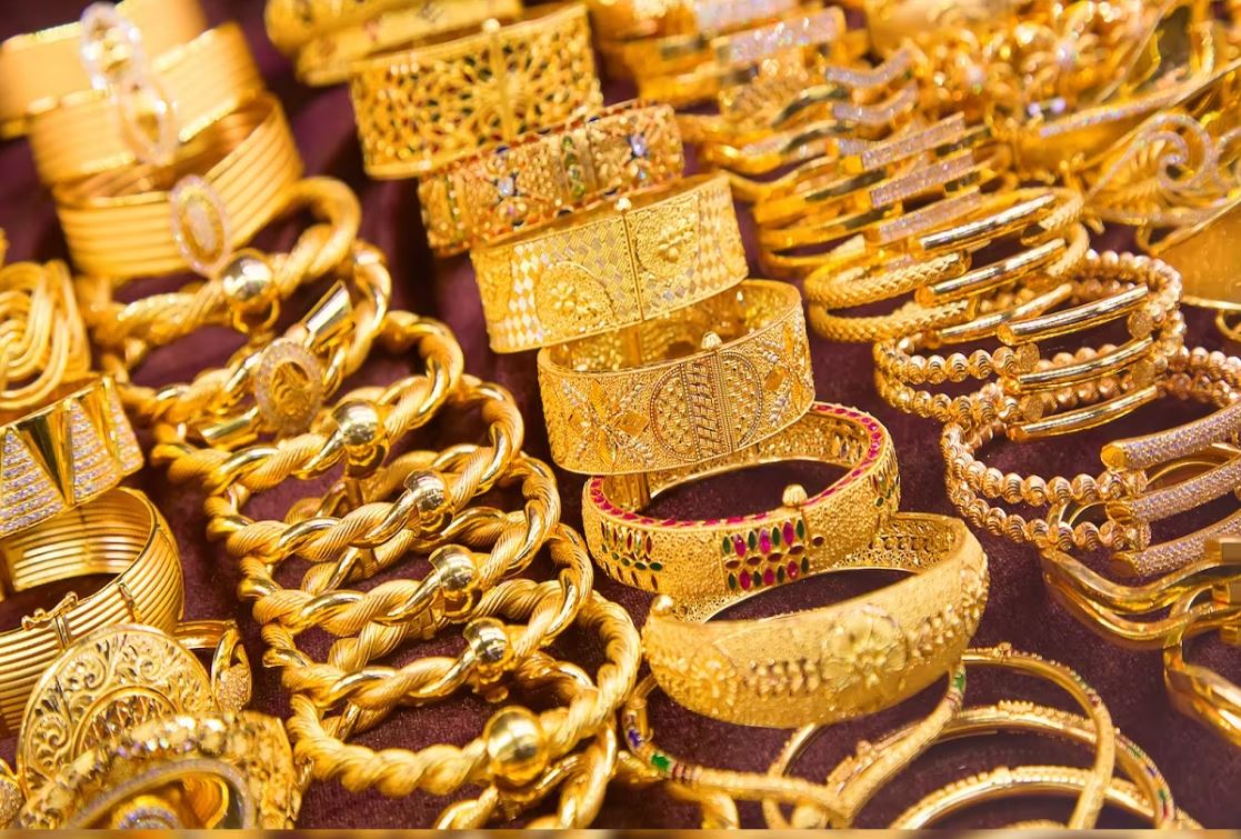 Price of gold and silver decreased two days before Dhanteras, know gold rate