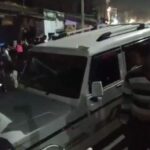 पुलिस की गाड़ी ने चार लोगो को रौंदा, 2 कि मौत-2 घायल