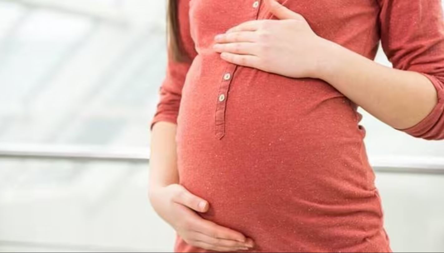 Woman will get Rs 8 lakh cash reward and Rs 1 lakh advance if she gets pregnant, sensational incident