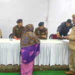 Woman reached public hearing, said- CI-ASI captured the land, police officers were stunned