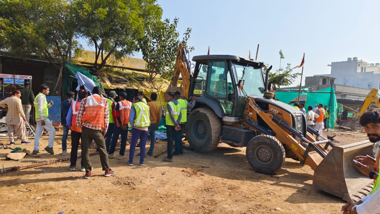 NHAI takes action against temporary encroachments on the highway border