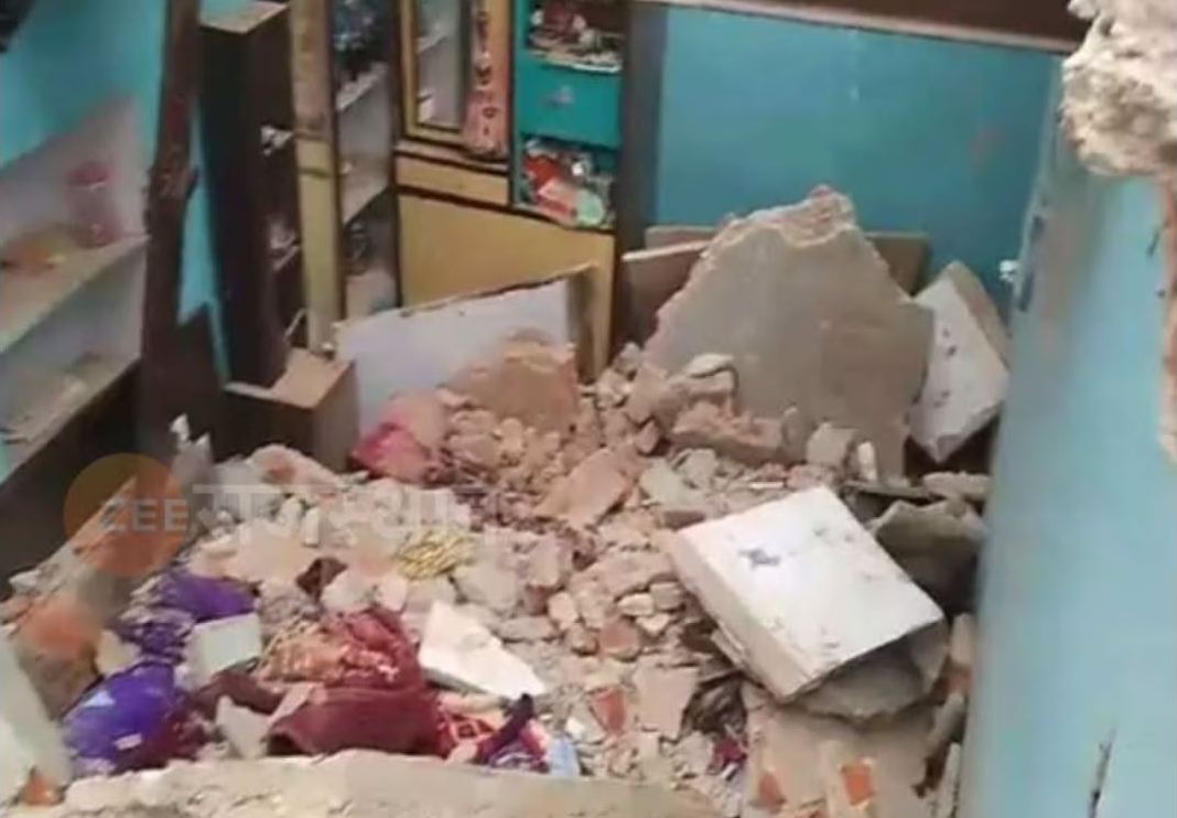 Roof collapsed with a loud bang in Jhunjhunu, 5 people buried, painful death of a girl, building under construction collapsed in Jaipur