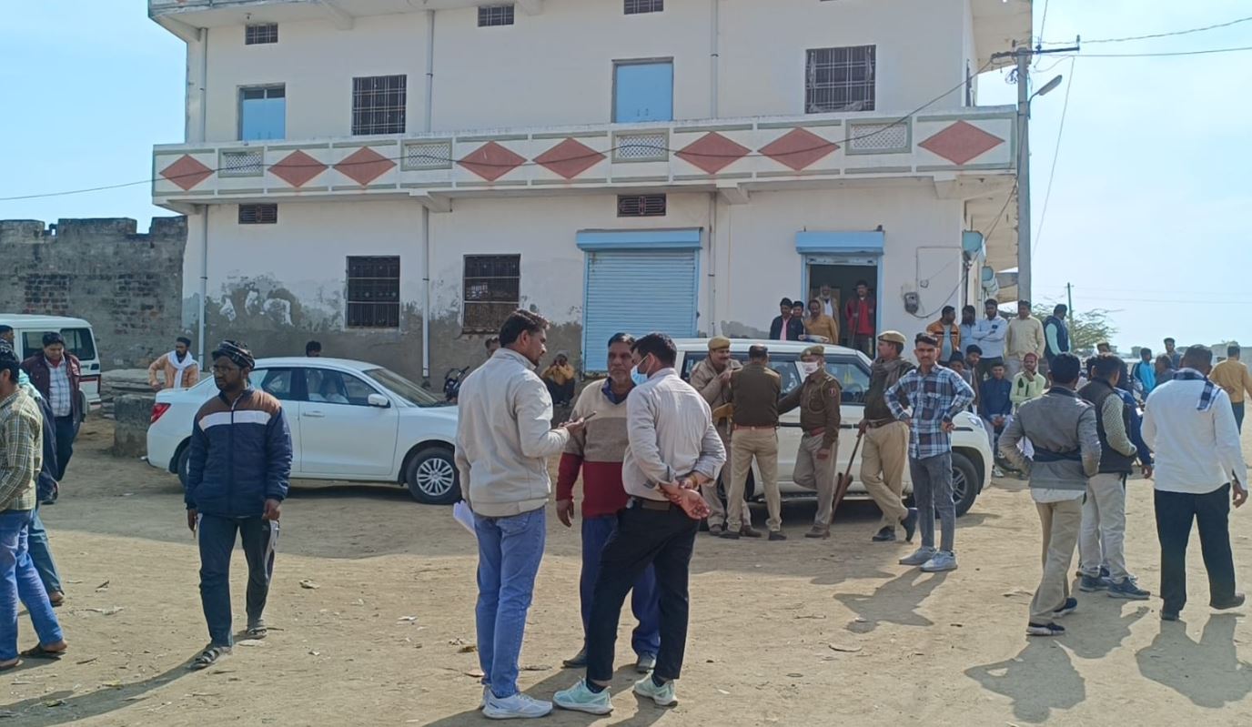 A dozen illegal slaughter houses sealed, action created panic in Highway and Motibagh area, heavy police force deployed