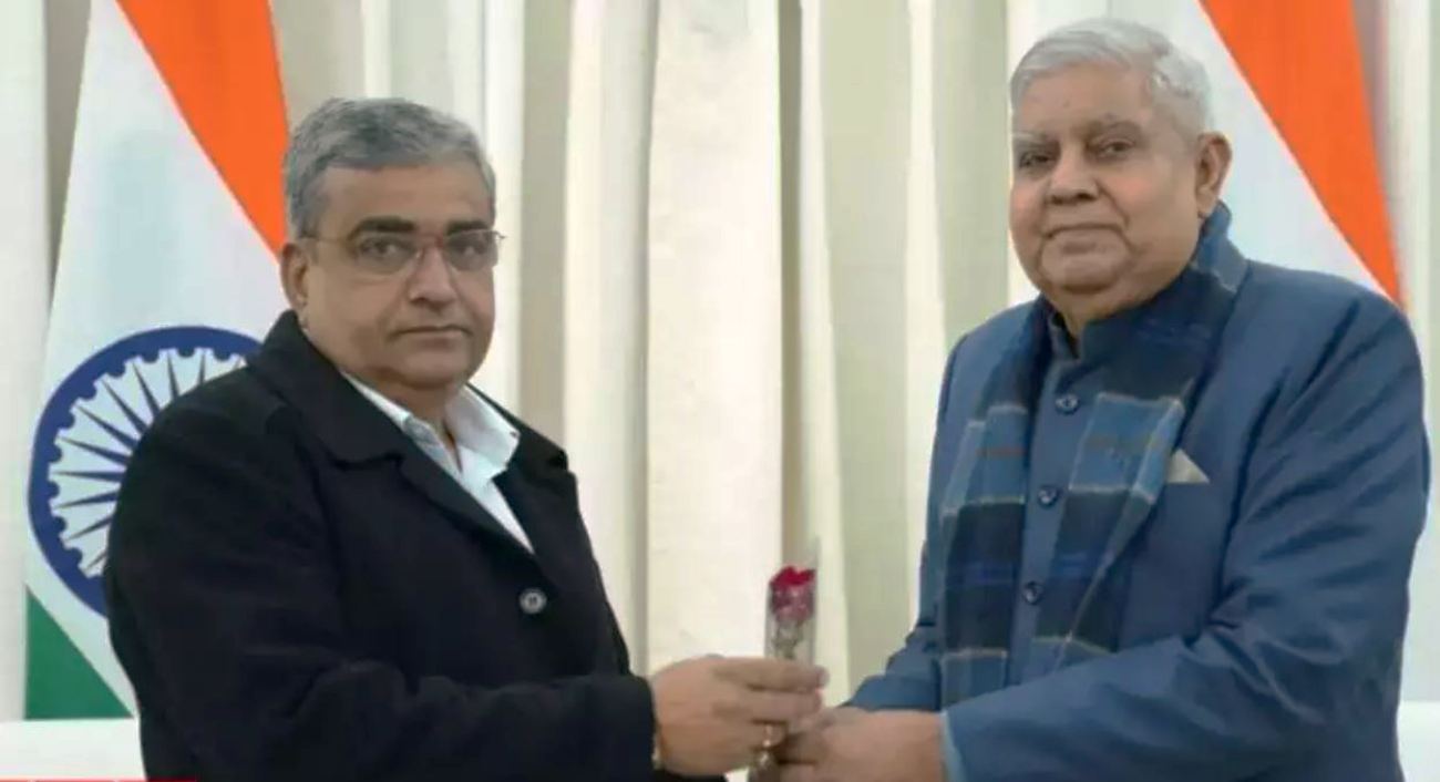 Former ministers close to Gehlot are in touch with BJP! Many meanings are being drawn after meeting the Vice President