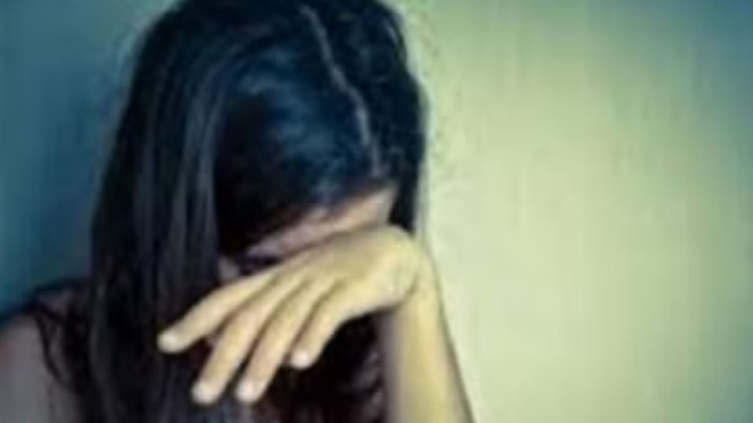 12 year old innocent girl studying in 7th became a mother, when the doctor told the truth, the parents were shocked