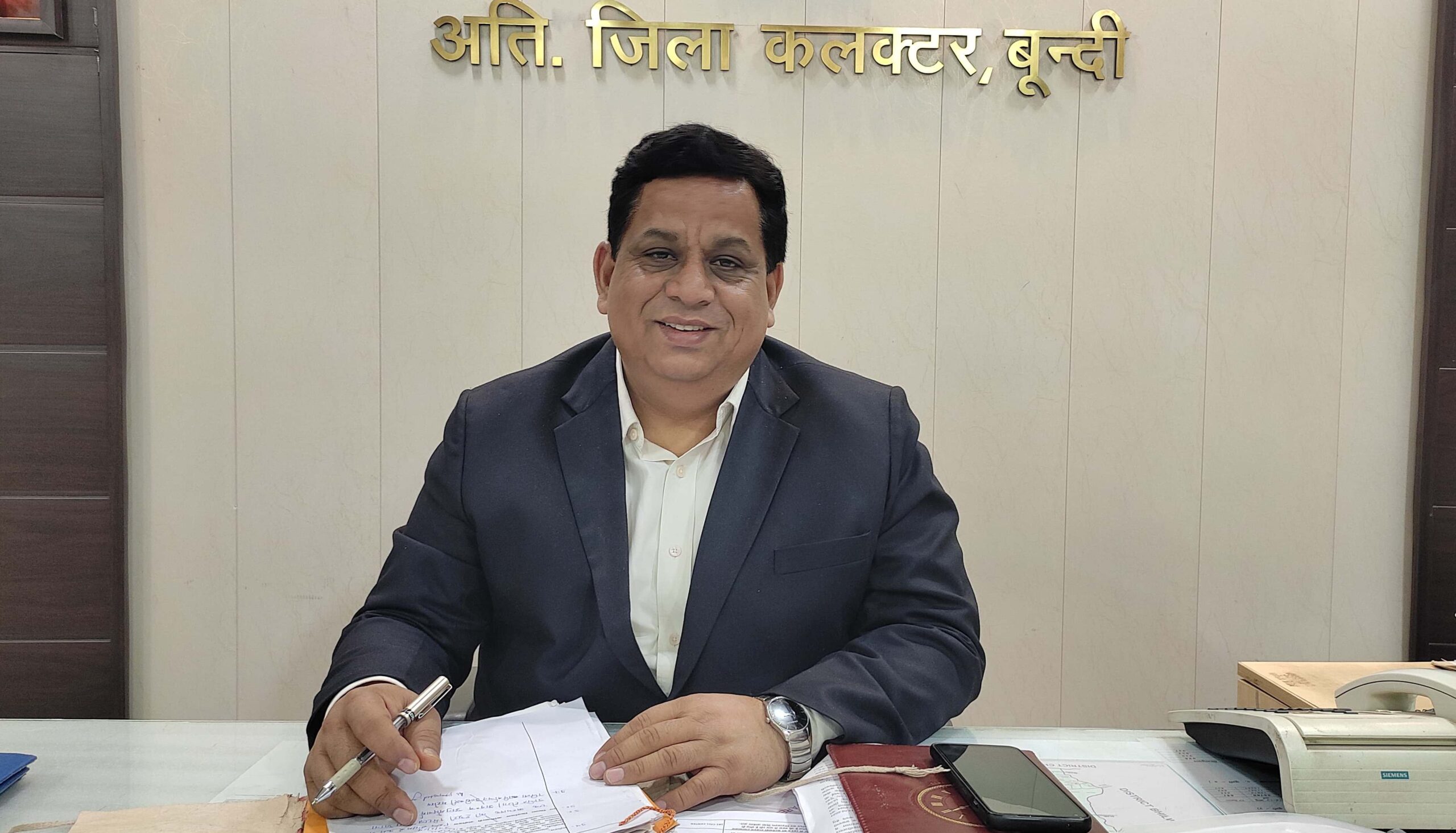 Ghanshyam Sharma took over as ADM, Assistant Collector Bhavana Singh will take over as Municipal Council Commissioner.