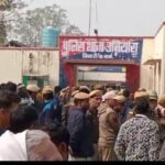 Villagers surrounded Uniyara police station and blocked the road, woman died after being hit by a tractor trolley filled with gravel.