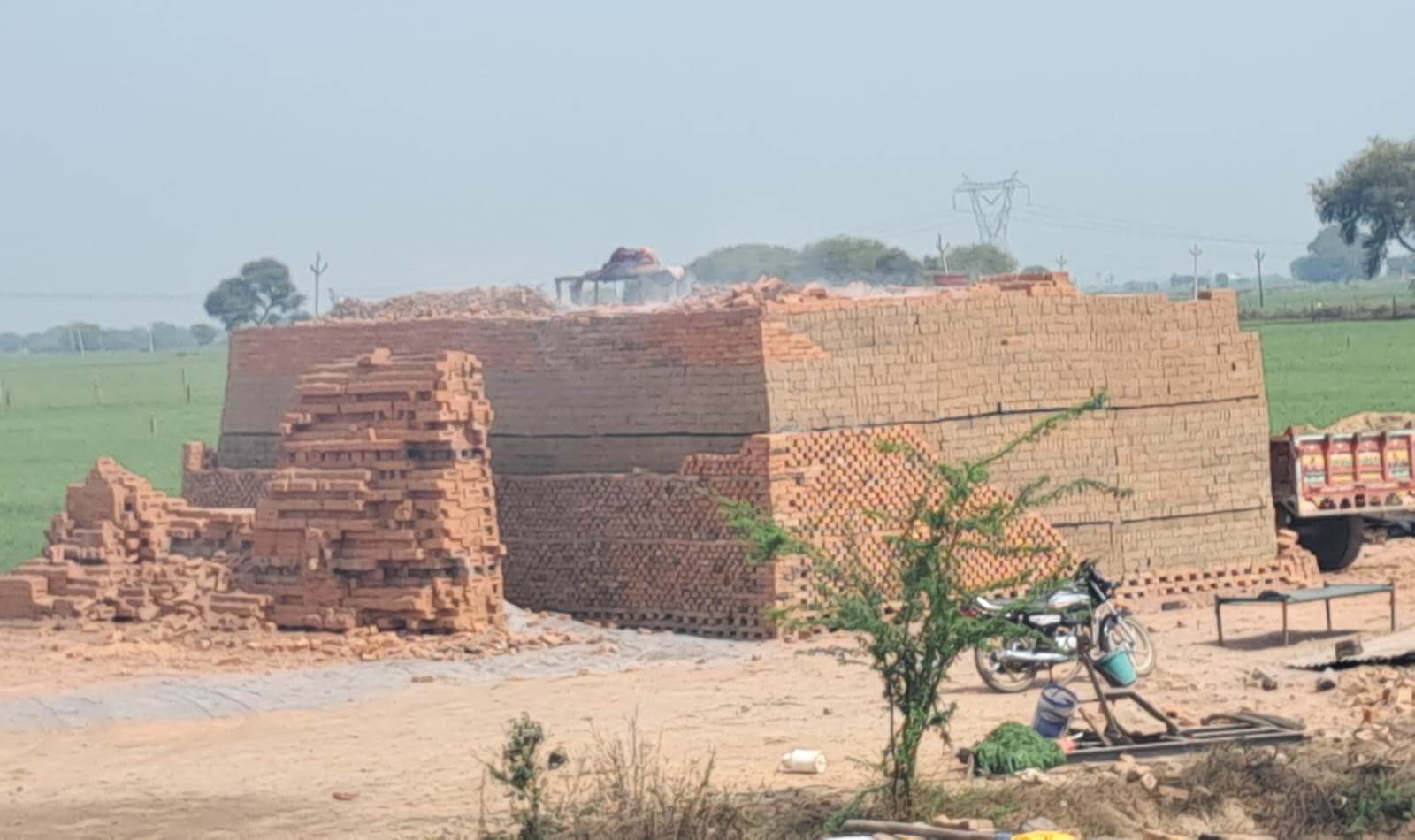 Death of two youths sleeping on the brick kiln, both brothers in relation