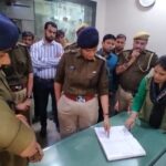 Kota City SP Dr. Amrita Duhan conducted late night class for hostel residents, talked to coaching students.