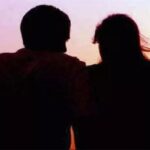 Grandfather kept waiting outside the examination center, granddaughter ran away with her lover!
