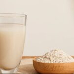 Mix it in rice water and apply it on the face, the face will start shining like glass.