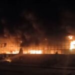 A massive fire broke out due to short circuit in the hall and warehouse of Parshuram Vatika, loss of more than Rs 50 lakh.