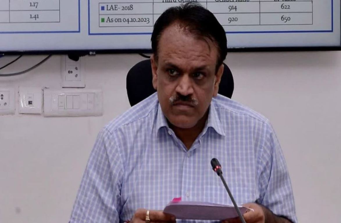 Politicians can sleep with a mattress if they want for monitoring, this is what election officials said on the allegations of EVM tampering
