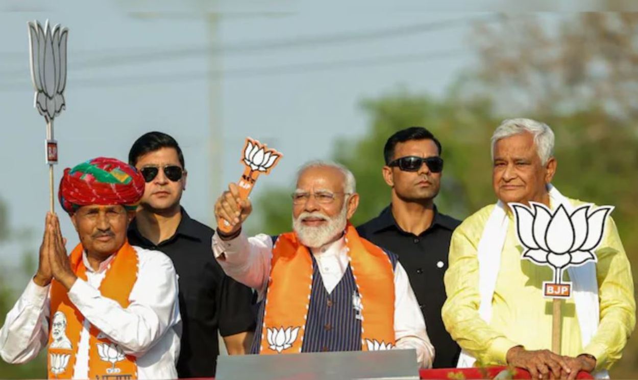 Rally in Barmer and PM Modi's road-show in Dausa, an attempt to cover Western and Eastern Rajasthan in a single day