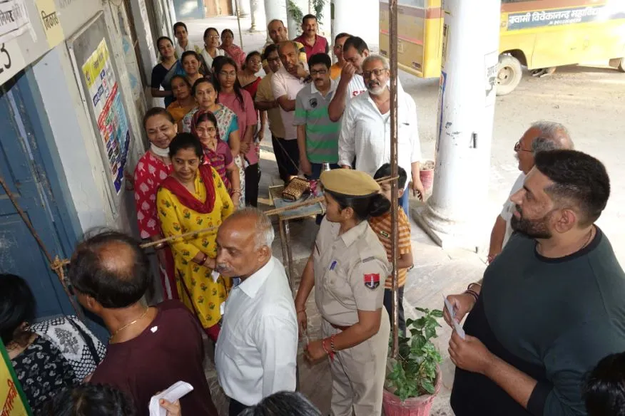 Voting took place enthusiastically in the great festival of democracy, average voting in Bundi district was 66.04 percent.