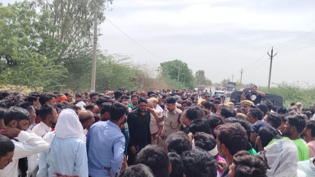 Truck crushed 12 year old child, kept the dead body on the road for five hours and blocked it, police changed the truck