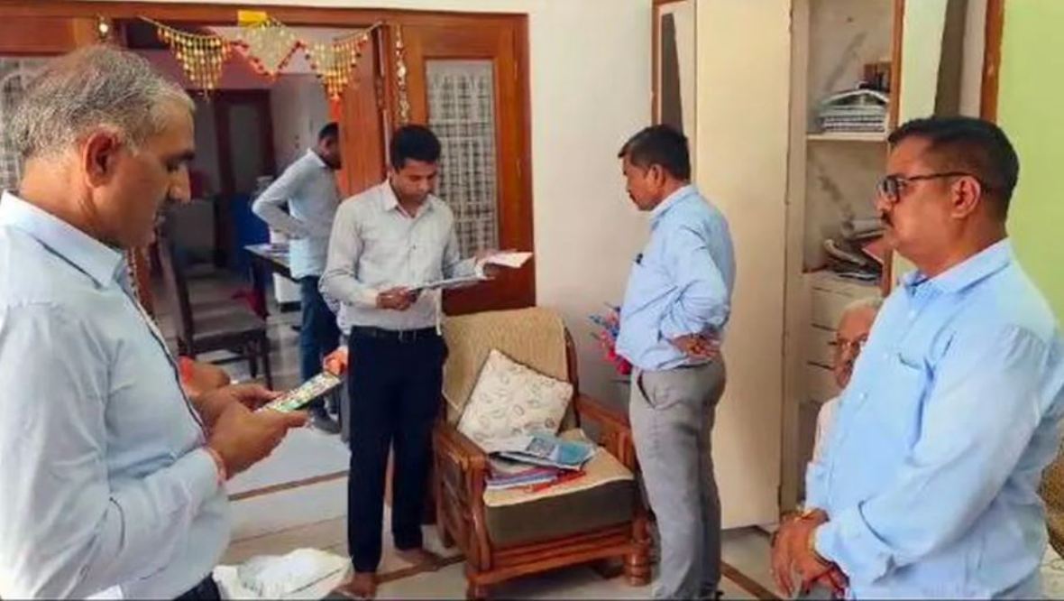 ACB caught Girdawar taking bribe of Rs 25 thousand, Rs 41.39 lakh found from his house