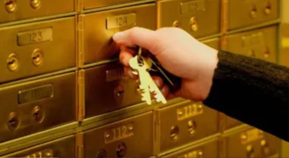 ACB was stunned to see Girdawar's bank locker, found 1 kg 146 grams of gold, know its value