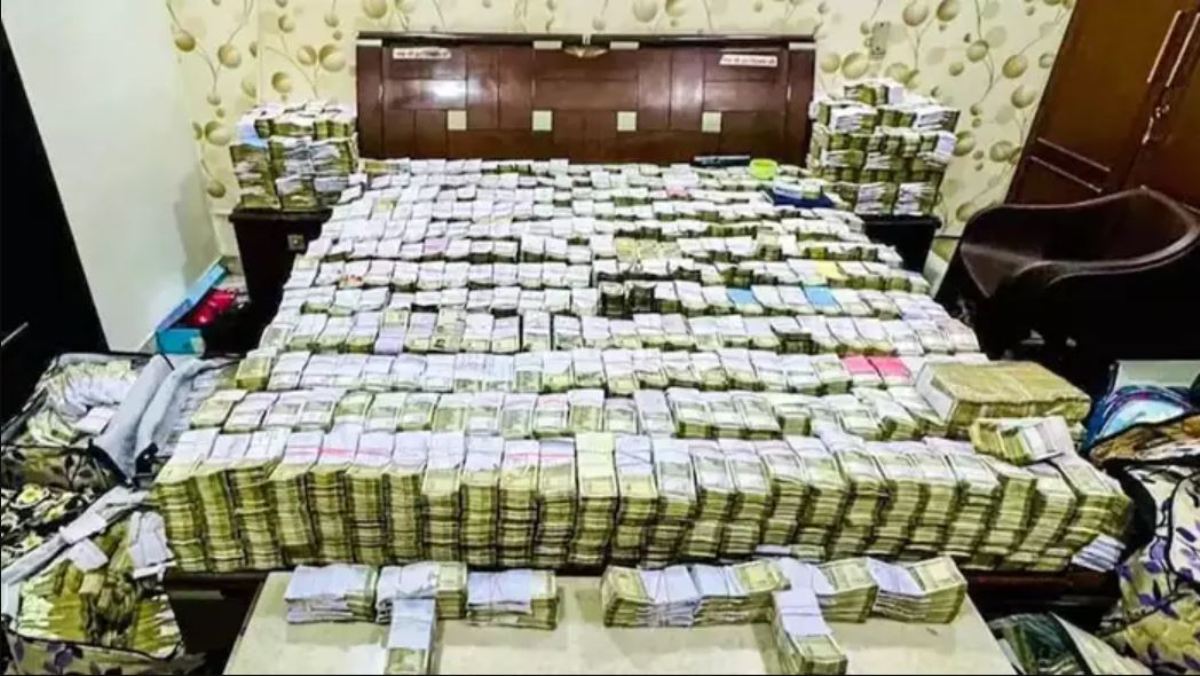 Shoe traders found Rs 40 crores! The room was filled with notes but the counting did not stop.