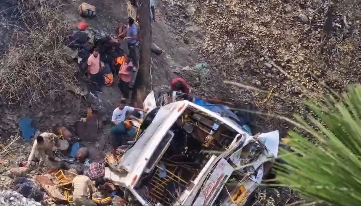 Major accident in Akhnoor, 22 people died, 64 passengers injured when bus fell into ditch