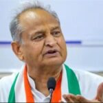 Former CM Gehlot said- Converting English medium school to Hindi medium is absurd, anti-poor and middle class.