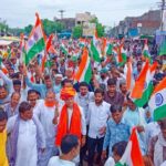A huge tricolor rally was taken out under the leadership of former MLA Rajendra Gurjar in Uniara, welcomed at many places.