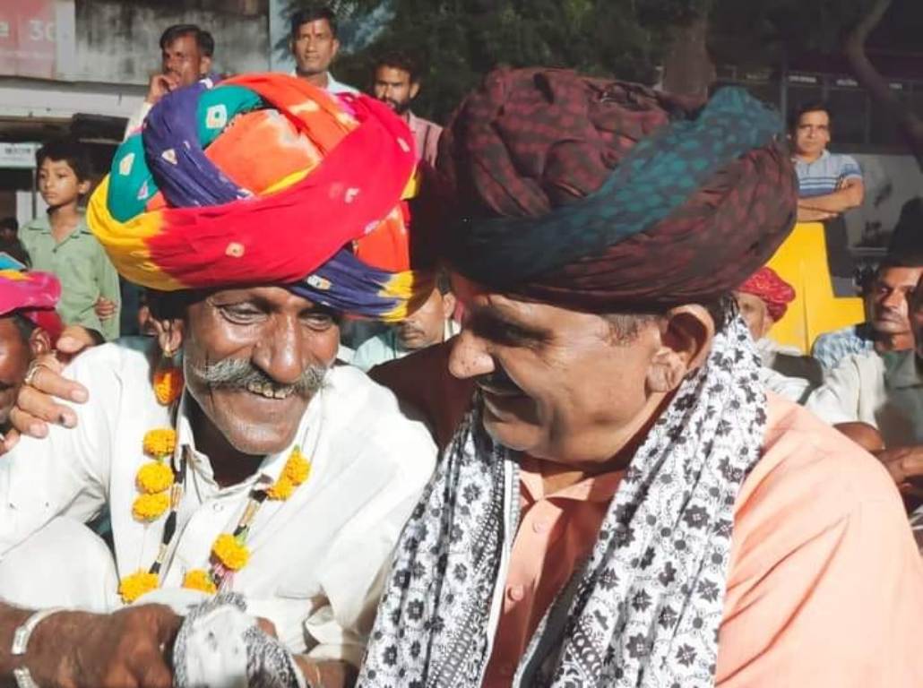 Teja songs kept resonating till late night, devotees celebrated the festival by dancing! Former minister Saini became the bearer of folk culture