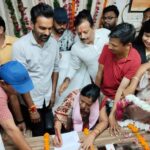 Chairman Saroj Aggarwal duly took charge, people gathered to welcome him.