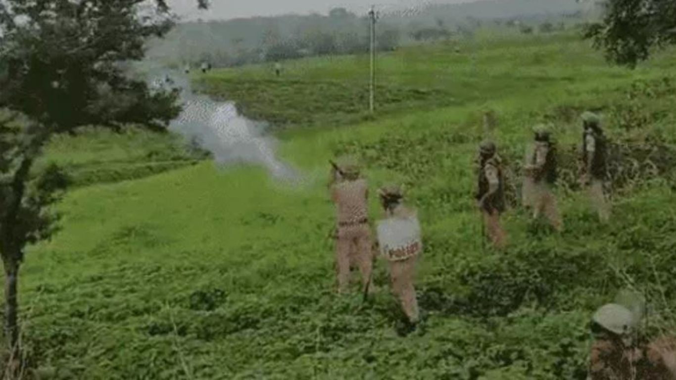 Violence over nuclear power plant in Banswara, people pelted stones at police in protest.