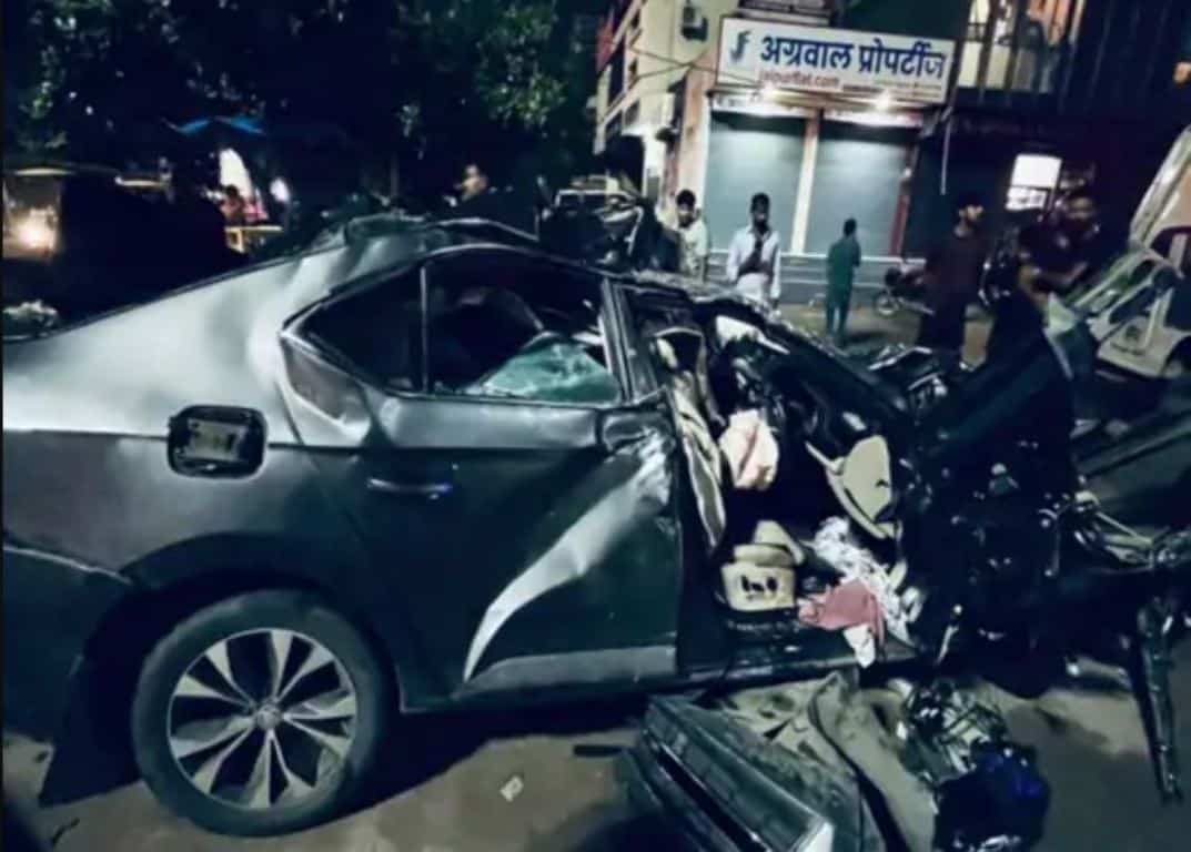 Jaipur Skoda car rammed into a truck, three including 2 students died, one was doing B.Tech from London, the other was a BBA student