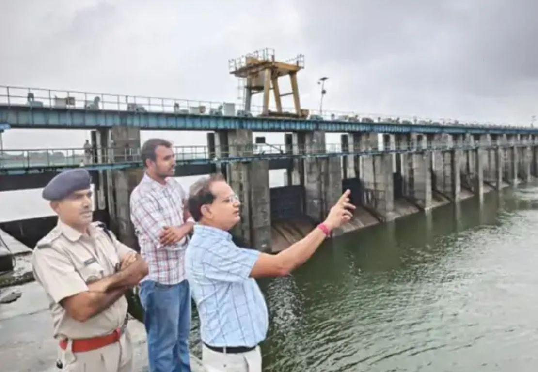 Evacuation by opening five gates of Gudha Dam, water level increased in Mej River, administration issued advisory