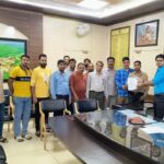Revenue ministry employees raised their voice, boycotted work after noon and submitted memorandum