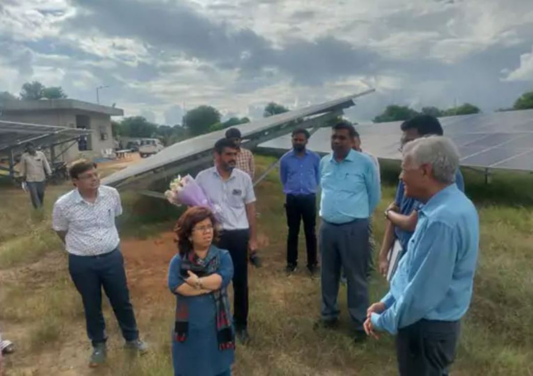 Discom Chairman IAS Aarti Dogra visited the solar power plant, said- will promote solar energy