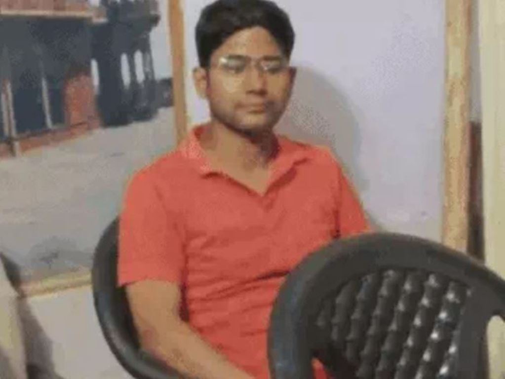 PHED XEN caught taking bribe of Rs 1.5 lakh, ACB finds Rs 55 lakh in engineer's house PHED XEN caught taking bribe of Rs 1.5 lakh, ACB finds Rs 55 lakh in engineer's house