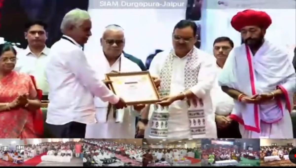 Chief Minister honored CEO Bhati, Bhilwara got first place at the state level in Swachh Bharat Mission.