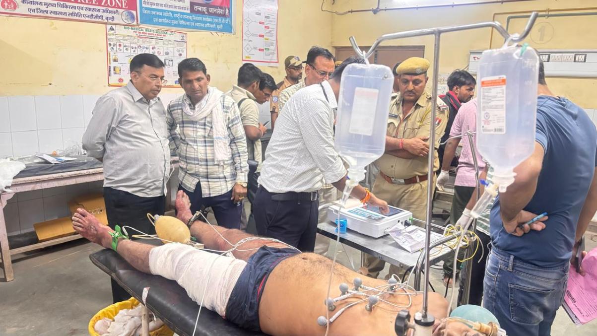 Unknown assailants attacked the teacher with knives, he died during treatment