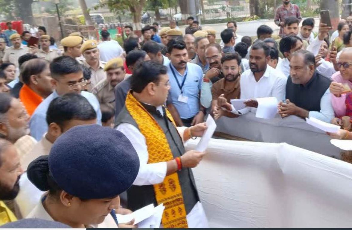 40 thousand RAS officers and employees held pen down against slapping incident, work stopped