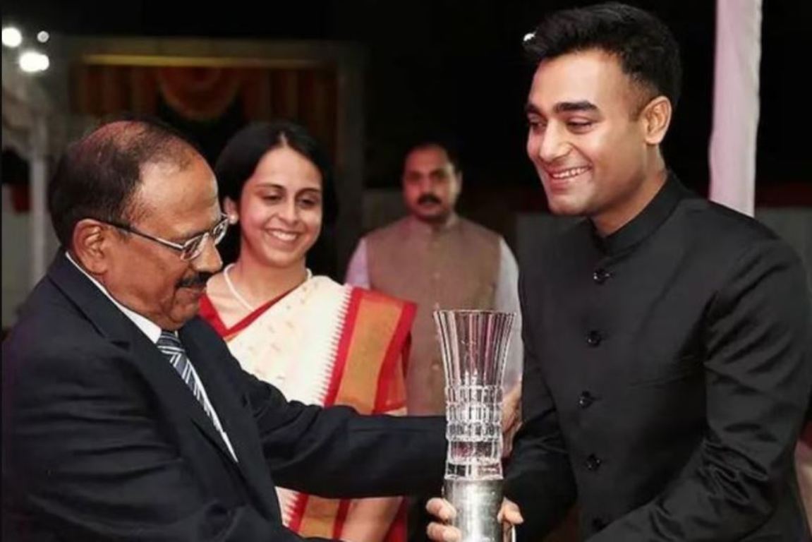 UPSC Success Story: From selling tea to becoming an IAS…Himanshu Gupta's inspirational story