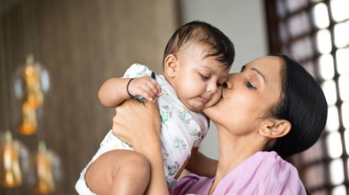 Why is it dangerous to kiss newborn babies? Know the results of the study and ways to stay healthy