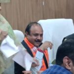 MLA Indira Meena got angry in the meeting of Energy Minister Nagar, there was an uproar when she tore the paper.