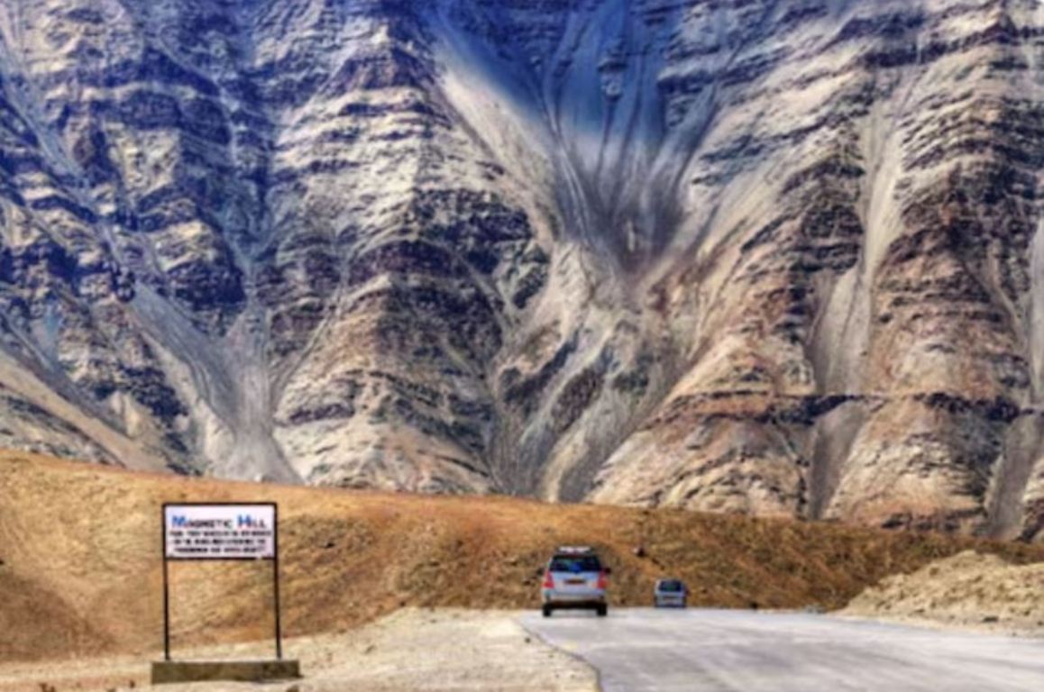 That mysterious place in India, where vehicles start climbing mountains on their own, you will be surprised to know the real reason!